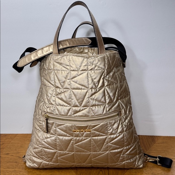 Michael Kors Handbags - MICHAEL KORS WINNIE 3 WAY LARGE CONVERTIBLE DRAWSTRING BACKPACK
